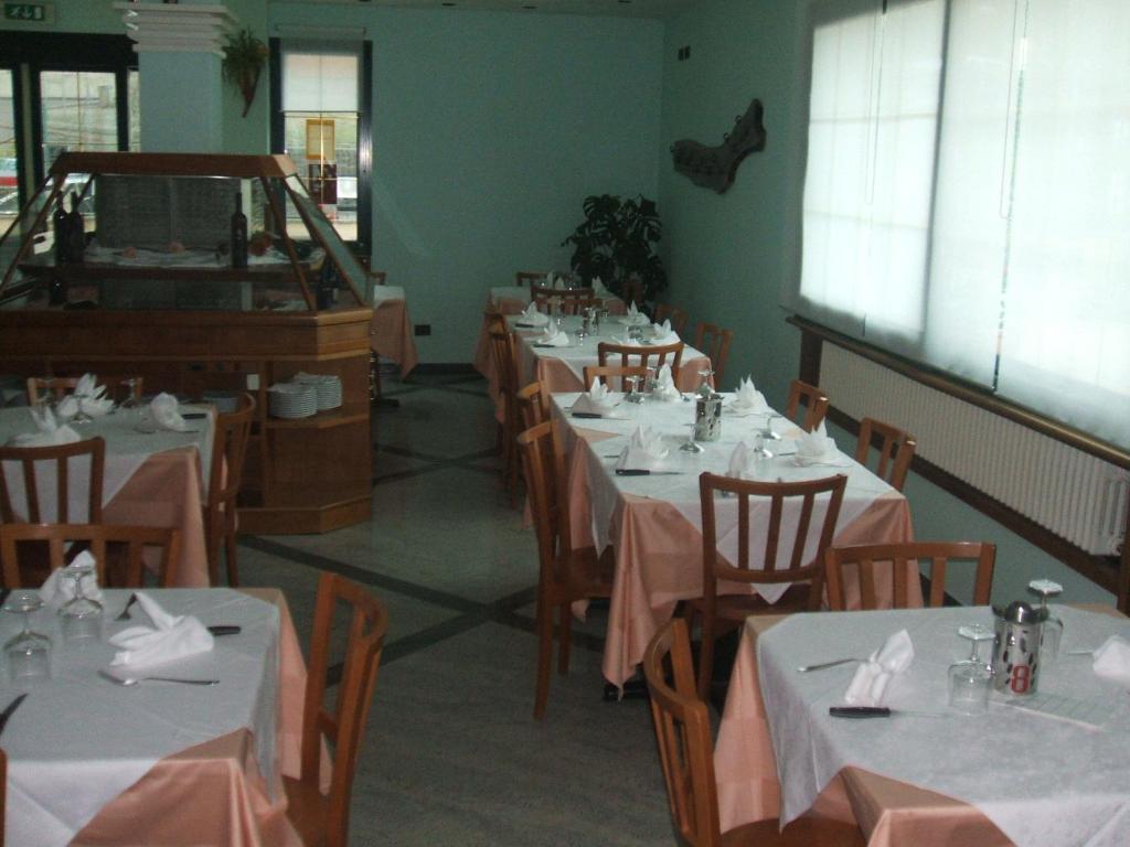 Hotel Kristall Loiano Exterior photo